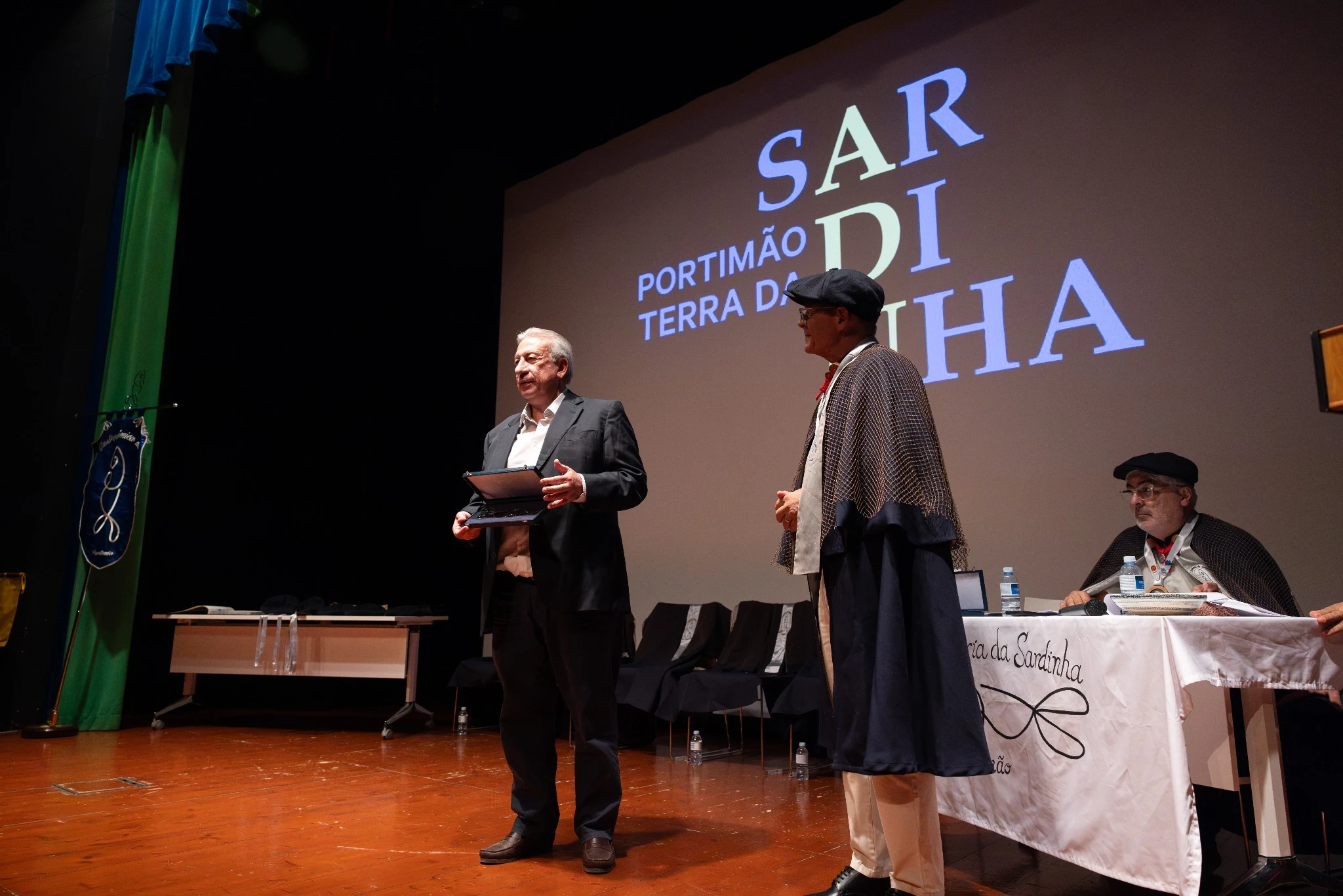 Entrega de um Prémio Portimão, Terra da Sardinha® durante o IV Capítulo